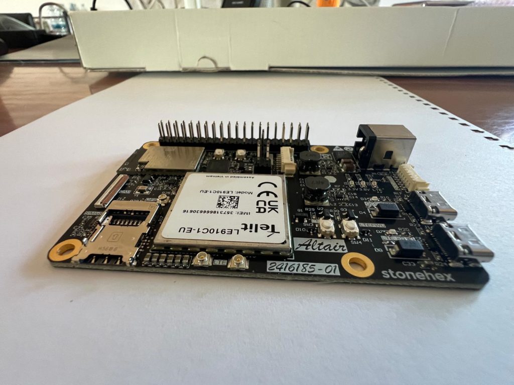 Altair-side2